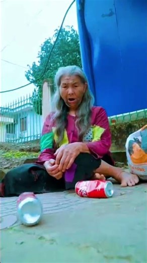 What did the boy do when he found the homeless woman alone? #shorts #homeless
