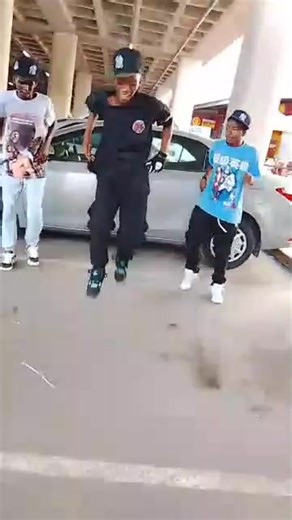 @Skizoooo🦈 @Botswana Dancers @dart.boi.prevedge @Botswana talented Dancers🇧🇼 @ONLY IN BOTSWANA 🇧🇼