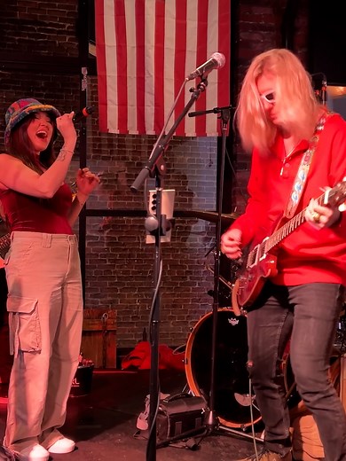 Led Zeppelin Cover Performance Stuns the Audience