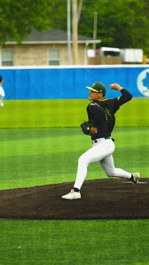 Clean pitching mechanics in slow motion from 2027 Beau Flinn