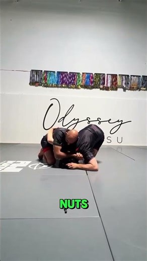 Brazilian Jiu-Jitsu technique: D'Arce counter with an unexpected buggy #jiujitsu #buggychoke #darce