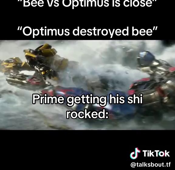 Transformers Showdown: Optimus Prime vs Bumblebee