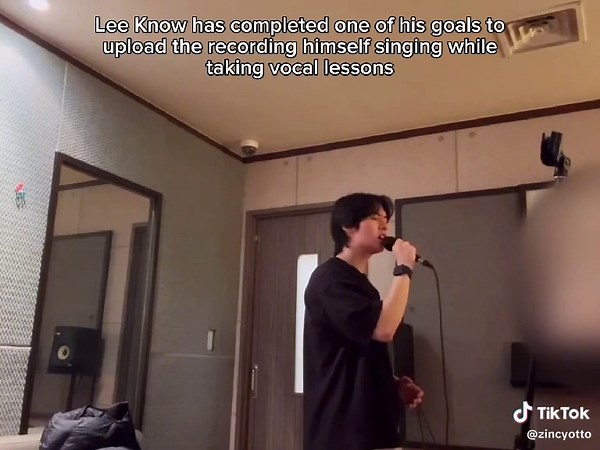 Lee Know Singing: A Heartfelt Performance of 'Heaven'