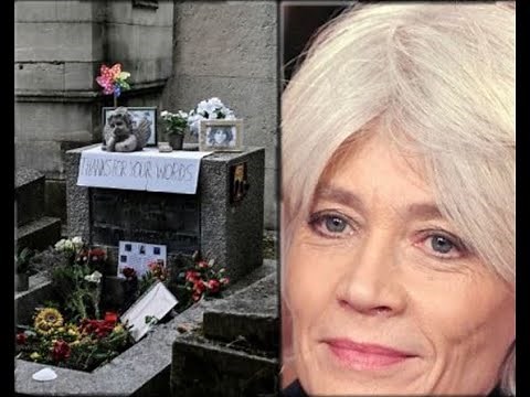 Enterrement Françoise Hardy au père Lachaise près de Jim Morrison