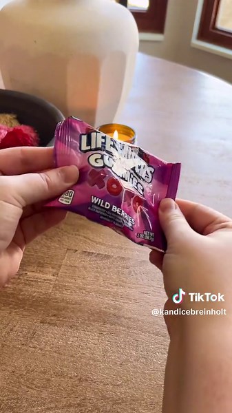 Valentine's Day Snackle Box DIY for Family Movie Night