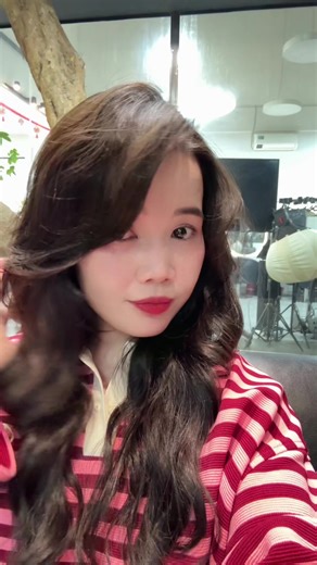 Cô Ba Họ La: Sử Dụng Nhan Sắc Để Tỏa Sáng