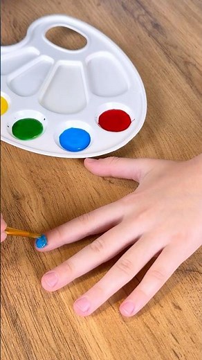 💖🧴 Colorful Kid-Friendly Nail Polish You Can Make at Home!