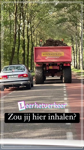Zou jij hier gaan inhalen? Op mijn Instagram account verkeersschool_weber is deze video inmiddels al 2.450.048 keer gezien met net zo veel meningen. Ben benieuwd naar jullie meningen. | Verkeersschool Weber