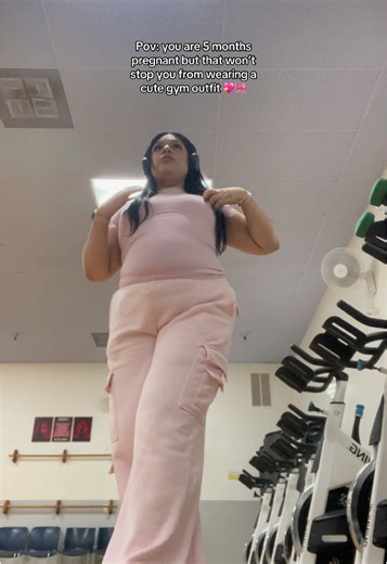 This was right after a melt down at home lol😓🥹💃 #gymtok #fitinspo #pregnant #workingonmyself #fyp