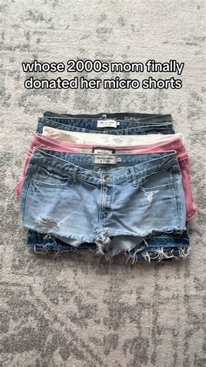 Lyssie💋 on Instagram: "you’re never too old for mini shorts #minishorts #y2k"