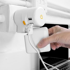 "It is so brilliant I can’t even imagine the minds of the people who designed it." Financial Times Charges up to 4 USB devices & a MacBook simultaneously, in over 150 countries, all-in-one piece design! http://bit.ly/2vPCVHG | OneAdaptr