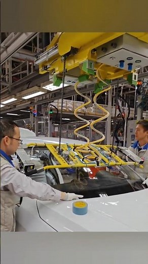 How a Car Windshield is Installed? #assembly #factory
