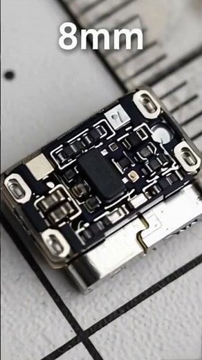 World’s Smallest USB-C 3.7V Battery Charger! 😱