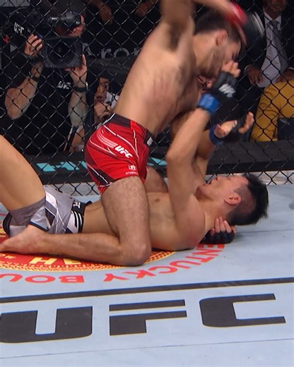 6.5M views · 50K reactions | One of the greatest comebacks we've ever seen! A certified instant classic ✅ Relive every legendary UFC moment on UFC Fight Pass | UFC | Facebook