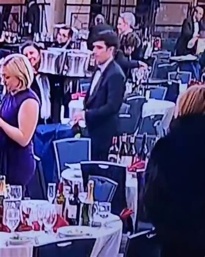 🚨Oh, look at that—America's "watchdogs of democracy" didn't just fail the vibe check at the White House Correspondents' Dinner last night. They straight-up looted the joint like it was the apocalypse, and the only thing worth saving was the open bar.While shots rang out, the President was being yanked offstage by Secret Service, and the entire ballroom was one trigger-pull away from turning into a national nightmare, what were these tuxedoed truth-tellers doing? Filing urgent dispatches? Checki