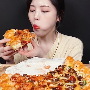 806K views · 29K reactions | Large Rib Steak & Chili Shrimp Pizza with Garlic Chicken Mukbang | Boki Mukbang | Facebook