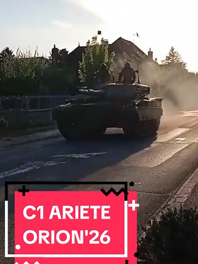 🇮🇹🪖⚔️[LES CHARS ITALIENS DÉPLOYÉS EN FRANCE POUR ORION’26]🇮🇹🪖⚔️ Depuis février 2026, la France accueille Orion 26, les plus grandes manœuvres militaires de l'OTAN en Europe depuis la fin de la Guerre froide. Environ 12 000 militaires des pays de l'Alliance y participent, avec des centaines de véhicules terrestres, aériens et navals engagés. 🇮🇹 Parmi eux, une présence rare et très remarquée : les chars C1 Ariete italiens, filmés en train de se déployer dans les rues des villes et villages
