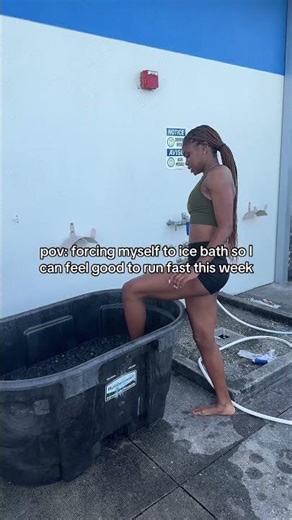 ICE BATHS ARE FUN?! 🥶🩵 #track #training #athletics #recovery #icebath #athlete