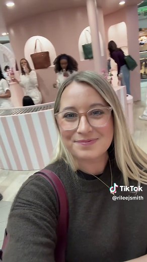 Travel vlog!! Come to the Poppy & Peonies 10 year anniversary pop-up in Toronto with me! 🩷🌸 @Poppy & Peonies If you live in Toronto, this pop-up is open through 2/22 at the Toronto Eaton Centre. Go stop by, say hello to one of my favorite brands, and dump your bag!! Stay tuned for videos on my duffle bag pack hotel coming soon! ☺️ #poppyandpeonies #toronto #travel #torontoevents #travelvlog