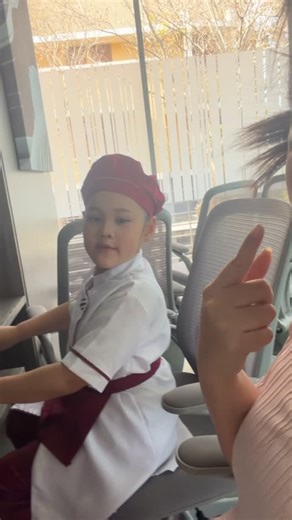 Bowkanyarat on Instagram: "หลานติดหนักมาด งง เลย 🌝🌝🌝"