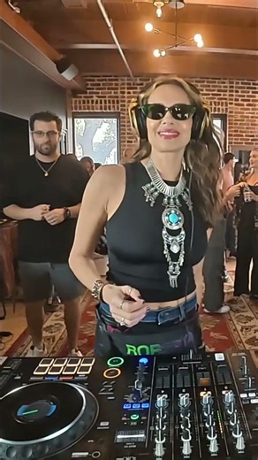 DJ's Sick Beats Got Everyone Dancing! Viral Party Vibe! #shorts