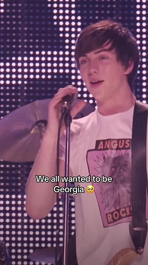 Angus Thongs and Perfect Snogging: A Nostalgic Rewatch