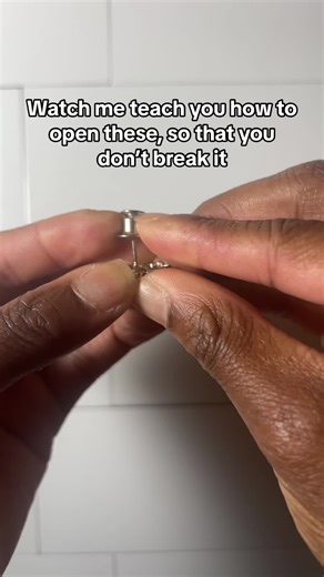 Lets open the latch together #cuteaccessories #jeanshack #girlmathexplained #jeanpin #jeandiy #girlymusthaves #loosejeanshack #loosejeanshighwaist