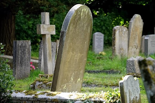 What Headstones Last The Longest (Material, Engraving, Style) | Funeral Companion