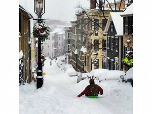 10 Oddly Beautiful Photos of the 2015 Blizzard