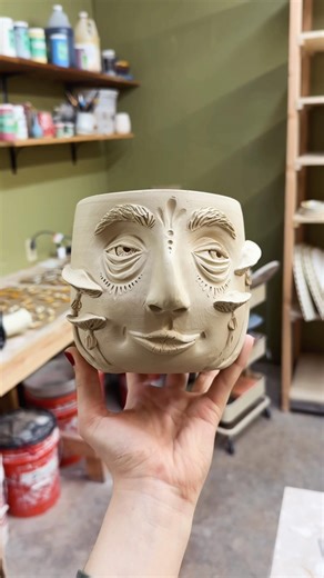sculpting a face out of clay! #clayart #ceramic #potterystudio