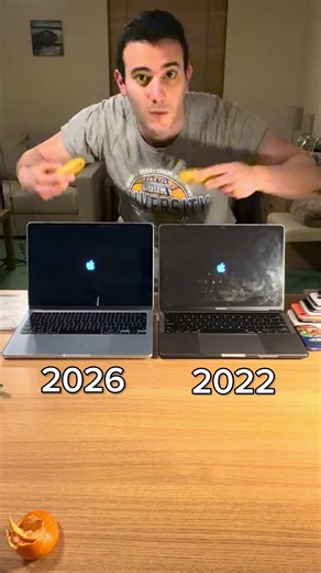 MacBook Air 2026 vs MacBook Pro 2022 power up test 🤯 #macbook #macbookair #macbookpro #apple #fyp