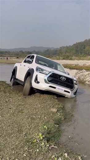 When legends struggle too😤 Hilux 4x4 tested to the limit Part 1 #Hilux4x4 #OffRoadFail #OffRoadLife