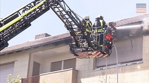 9.3K views · 12 comments | Beim Eintreffen der ersten Kräfte schlugen Flammen aus der Dachgeschosswohnung. Der Balkon war total verqualmt. +++ | osthessen-news.de | Facebook
