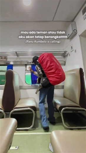 Hi, Uwikkk di sini 🌏 on Instagram: "Walaupun banyak halangan rintangan, yg penting berani aja dulu, ya kan? #ranukumbolo #semeru #semerumountain #pendaki #hiking"