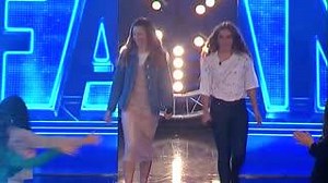 Última noche de duelos en Fenomeno Fan . Además, contaremos con la participación de la cantante Bebe >>http://ow.ly/WuZV307bl5j Tendremos la visita de la cantante y actriz Bebe, que compartirá la master class con los participantes y cantará en directo. “Cambio de piel” que da título a su nuevo disco es el cuarto de su carrera discográfica. | CanalSur Radio y Televisión