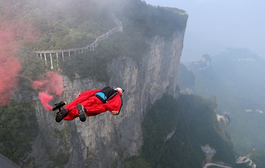 Hautes-Alpes : Un homme en wingsuit se tue en sautant de près de 3.500 m de haut