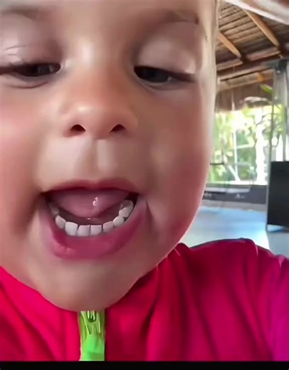 Avisa que a floflô chegou 🌼 Curte, comenta e compartilha para acompanhar nossa mini diva 💘 #floflobiuta #mariaflor #virginiafonceca #mariaalice #virginia