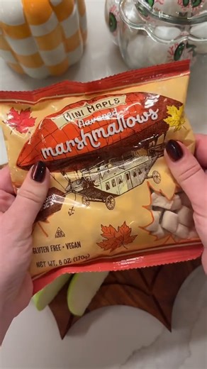 An easy, spooky Halloween lunch idea to make your kids school lunch more fun! 👻🎃 | cre: jenn.ordway | Halloween Fall