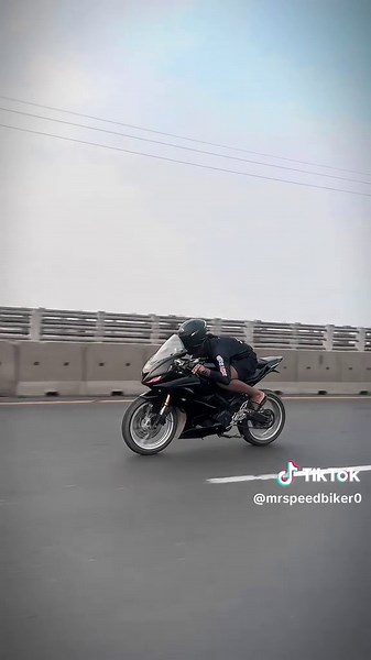 R15V3 rocket 🚀😂😂 #r15v3 #mrspeedbiker #viralvideo #video