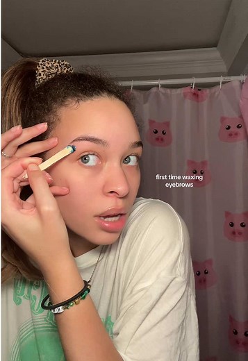 First Time Waxing Eyebrows: A Beginner's Guide