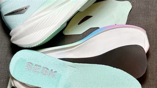 摇一摇变成鞋！ #SEBK赛倍客 #赛倍客跑鞋 #学生党跑鞋 #碳板跑鞋