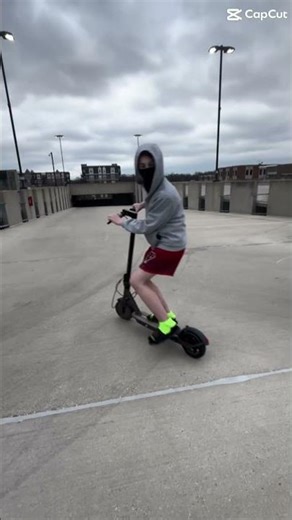 The neon socks 😂#escooter
