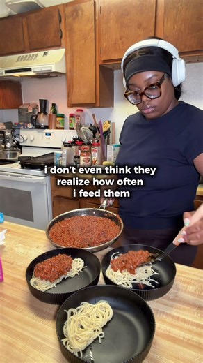 like yall don’t get tired of being hungry?! #aaliyahxalexus #food #cooking