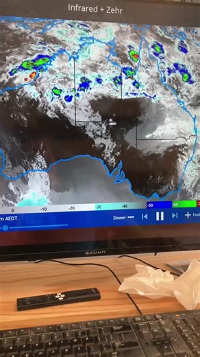 Update for the next two weeks. Live feed. - Wet weather to continue northern and parts of central Australia. - Heavy rain and flooding likely parts of northern WA, central and northern QLD. - High to extreme fire ratings parts of SA and Victoria next 48 hours ahead of a front with some rainfall for southern parts of Victoria and Tasmania later Tuesday. - Westerly winds to continue in Tasmania most of this coming week after this front bringing further fronts to western Tasmania. - Lining up for a