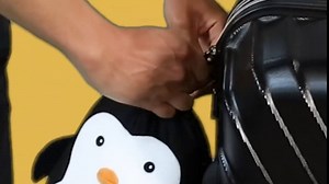 Kikkerland TT23 Zip Flip Travel Pillow, Penguin