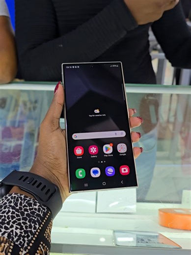 SAMSUNG GALAXY S24 ULTRA.. Samsung Galaxy S24 Ultra 5G Key Features RAM: 12GB Internal Storage: 256GB Battery: 5000 mAh Main camera: 200MP 50MP 10MP 10MP Front camera: 12 MP Display: 6.8 inch 120Hz AMOLED display Processor: Qualcomm Snapdragon 8 Gen 3 Connectivity: Dual SIM, 3G, 4G, 5G, Wi-Fi Colors: Titanium Black, Titanium Gray, Titanium Violet, Titanium Yellow OS: Android 14, One UI 6.1 #phonesandaccessories #creatorsearchinsights #bestprice #bestsmartphoneseller #samsung