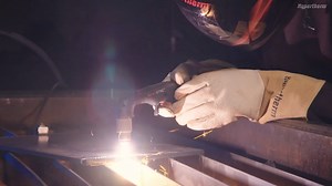 Ever wondered how the pros achieve flawless hand cuts with the Powermax SYNC™? Join us behind the scenes as we break down the techniques that make it happen. Get ready to elevate your cutting game 💪 | Hypertherm North America