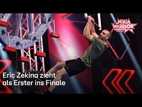 Eric Zekina zieht als Erster in das Finale 2 ein | Ninja Warrior Germany 2021