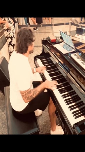 13K views · 281 reactions | U2 - With Or Without You - Piano Cover #music #piano #pianocover #public #u2 #withorwithoutyou #csnpiano | Gabrielerossi_piano | Facebook