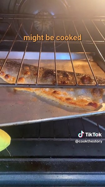 You’re broiling salmon wrong if the top of the fish is dry and the skin is slimy under the fish. Flip it upside down for crispy salmon skin (it’s like salmon bacon!) and lusciously juicy tender fish. #salmoninoven #salmonrecipe #salmondinnerideas #broiledsalmon #bestseafood